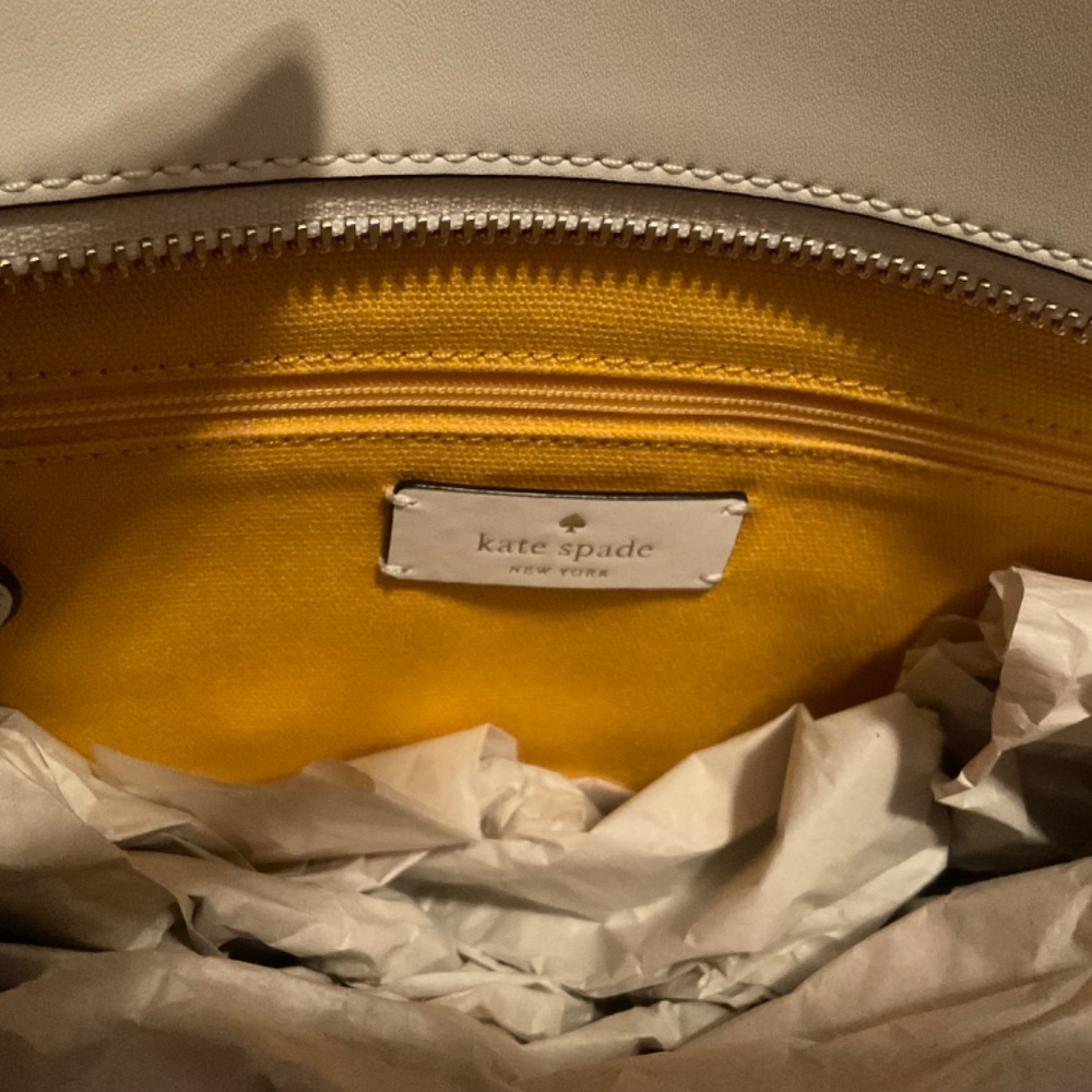 Kate Spade Street Stripe Tote Bag with matching pouch - Picture 6 of 16